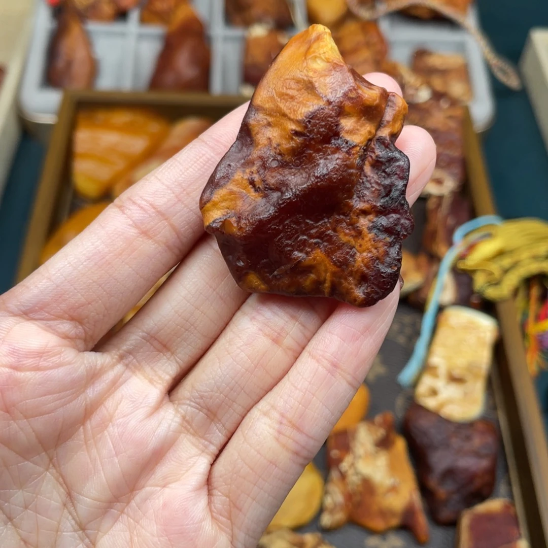 琥珀未镶嵌珠宝奇石