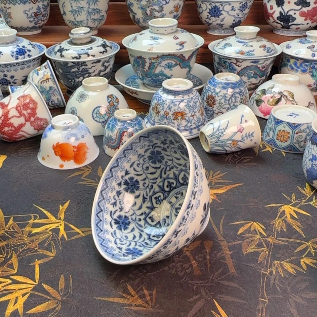 缠枝莲花卉鸡心主人杯