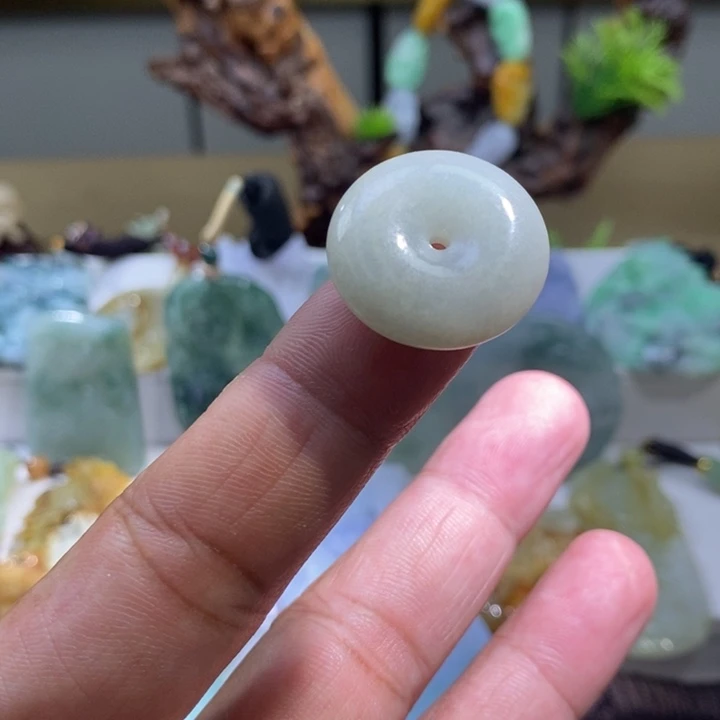 【闪购商品】翡翠未镶嵌颈饰1111111111111111