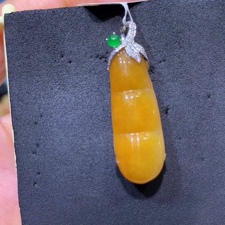翡翠18K金镶嵌颈饰翡翠