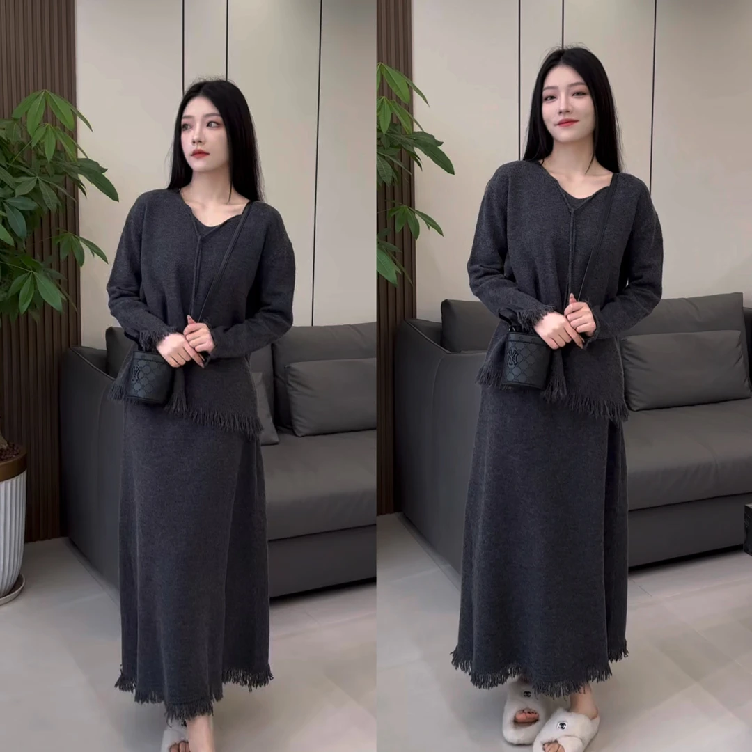 【月在万书】2025秋季新款显瘦气质高级感韩版针织毛衣套装