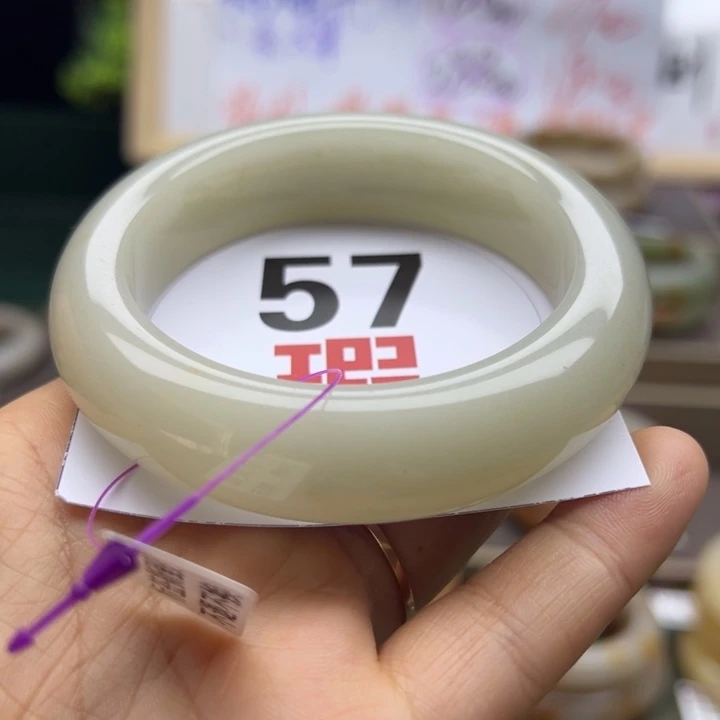 石英质玉未镶嵌手镯