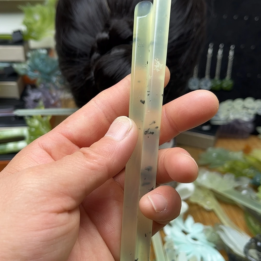 悦****非金属天然岫玉发簪