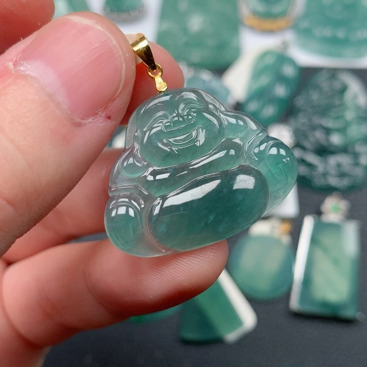 翡翠颈饰未镶嵌翡翠