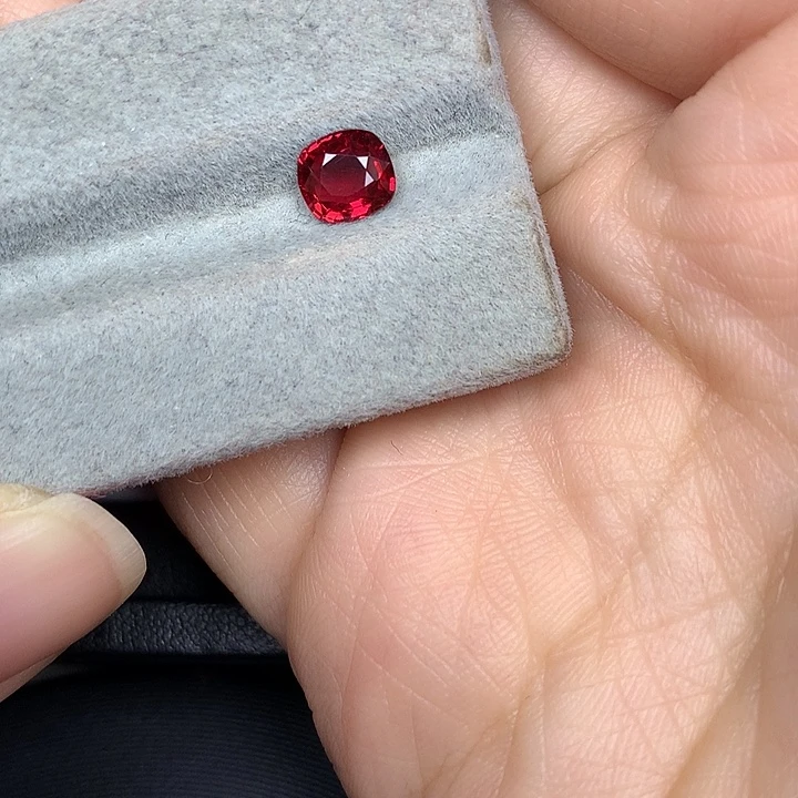 尖晶石裸石红色尖晶石