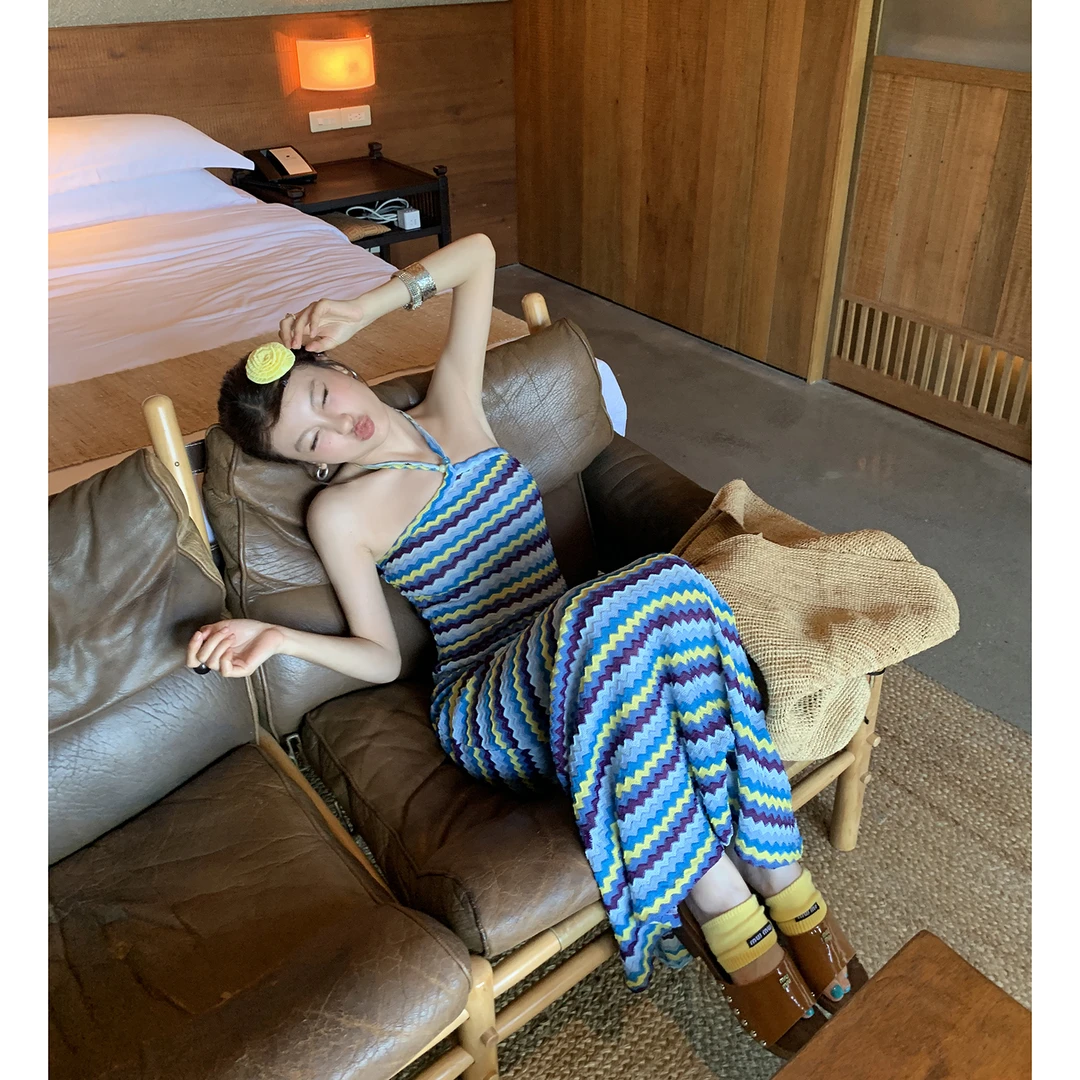 【彩虹大道】针织挂脖背心+半身裙套装4340