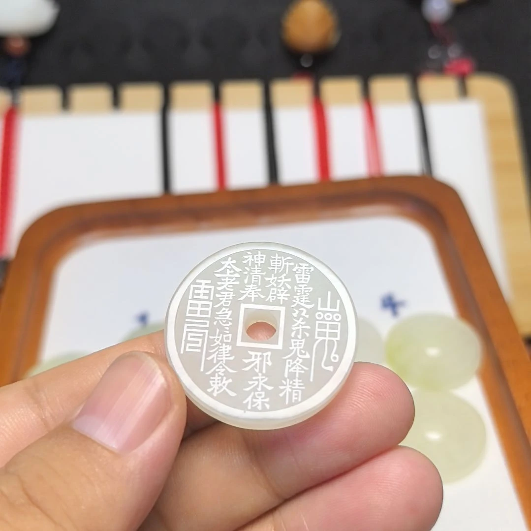 ∵***蛇纹石玉未镶嵌颈饰