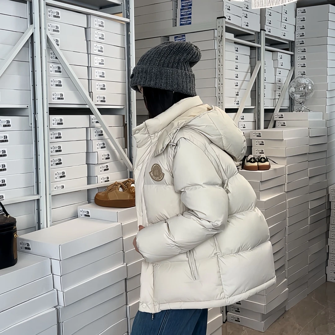 新款脱卸袖加厚短款羽绒服 78999txX