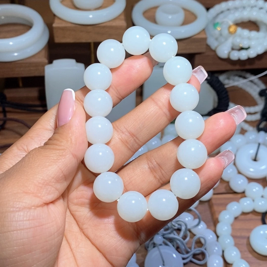 未镶嵌手链和田玉左**声