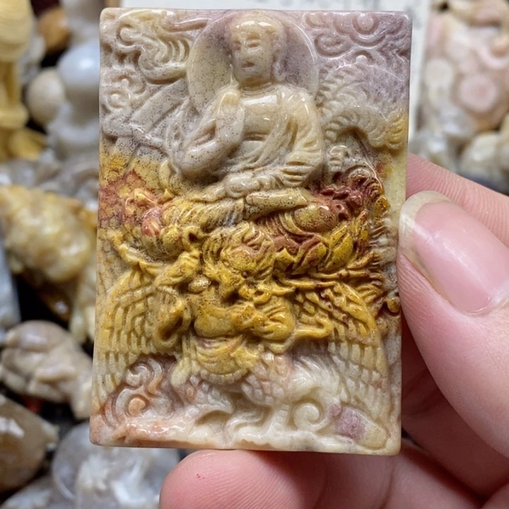 颈饰未镶嵌硅化珊瑚（珊瑚玉）