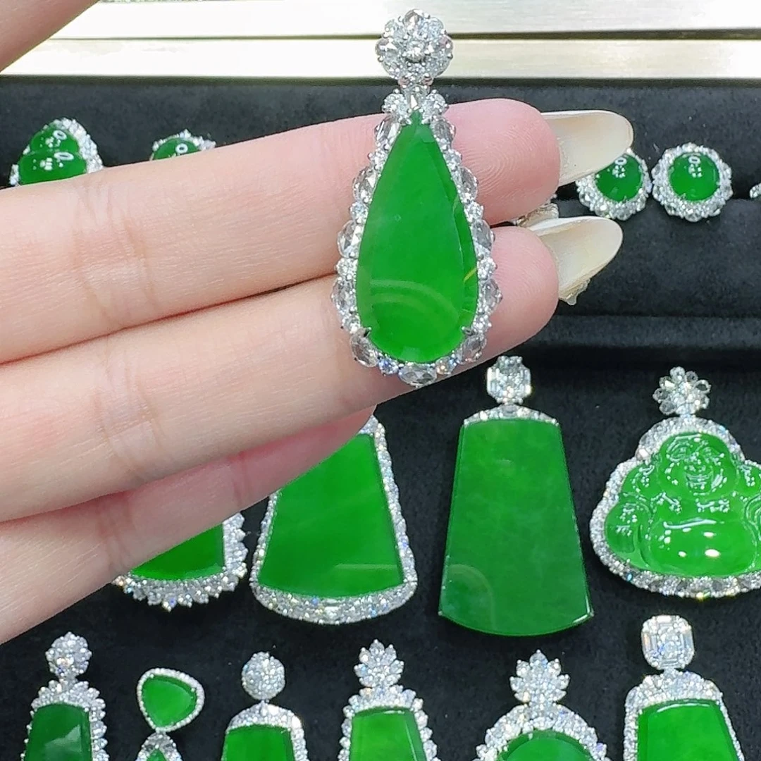 翡翠18K金镶嵌吊坠(不含链)水滴