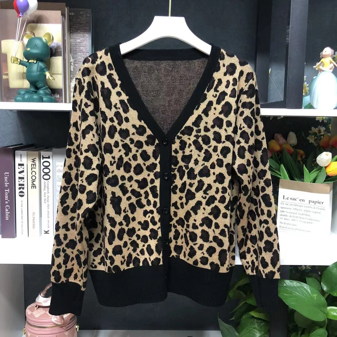 YM6512－4【春季新款】时尚杏色V领豹纹单排扣简约百搭上衣C