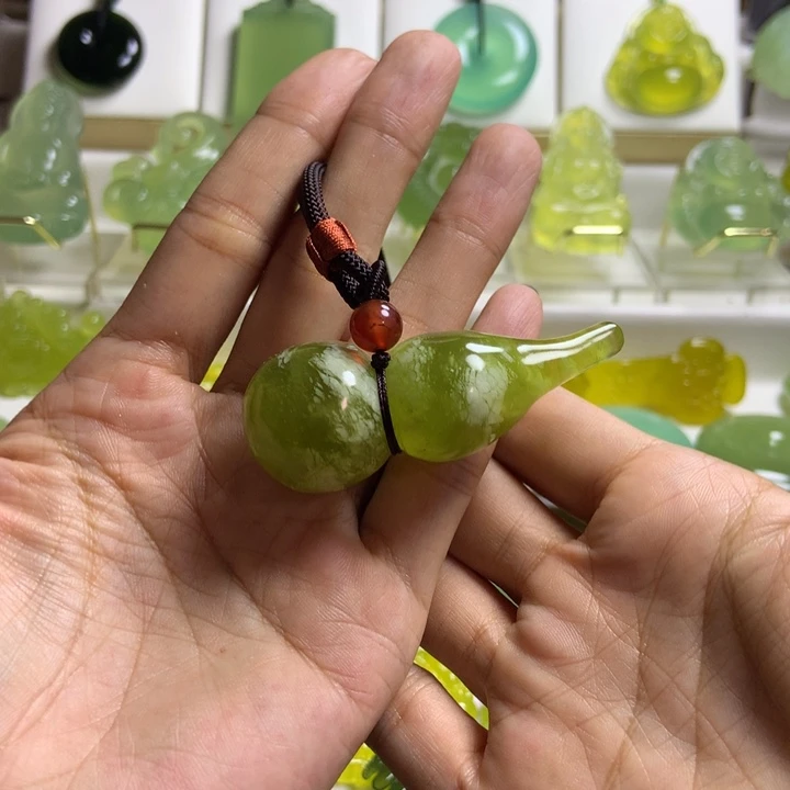 【闪购商品】蛇纹石玉未镶嵌颈饰