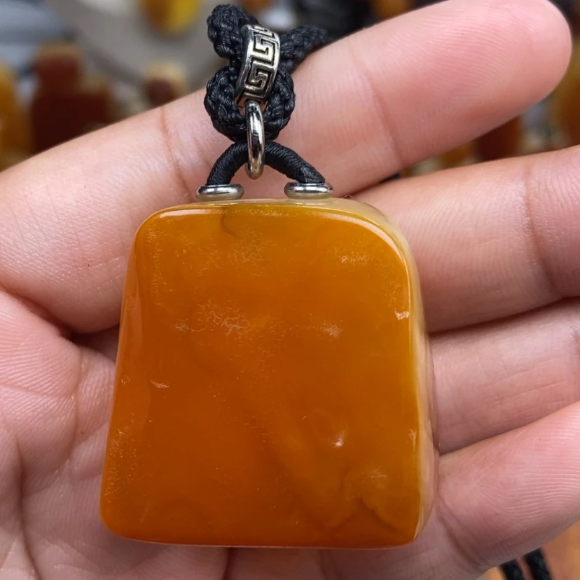 【闪购商品】琥珀颈饰未镶嵌