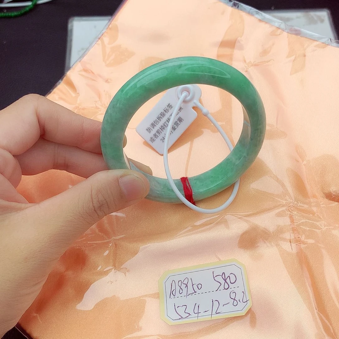 翡翠手镯未镶嵌L****o翡翠