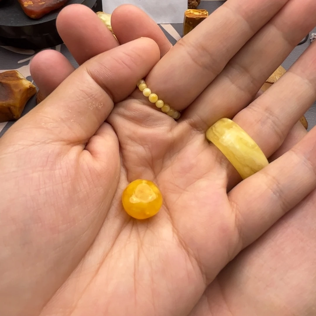 未镶嵌琥珀裸石⌯****?陈