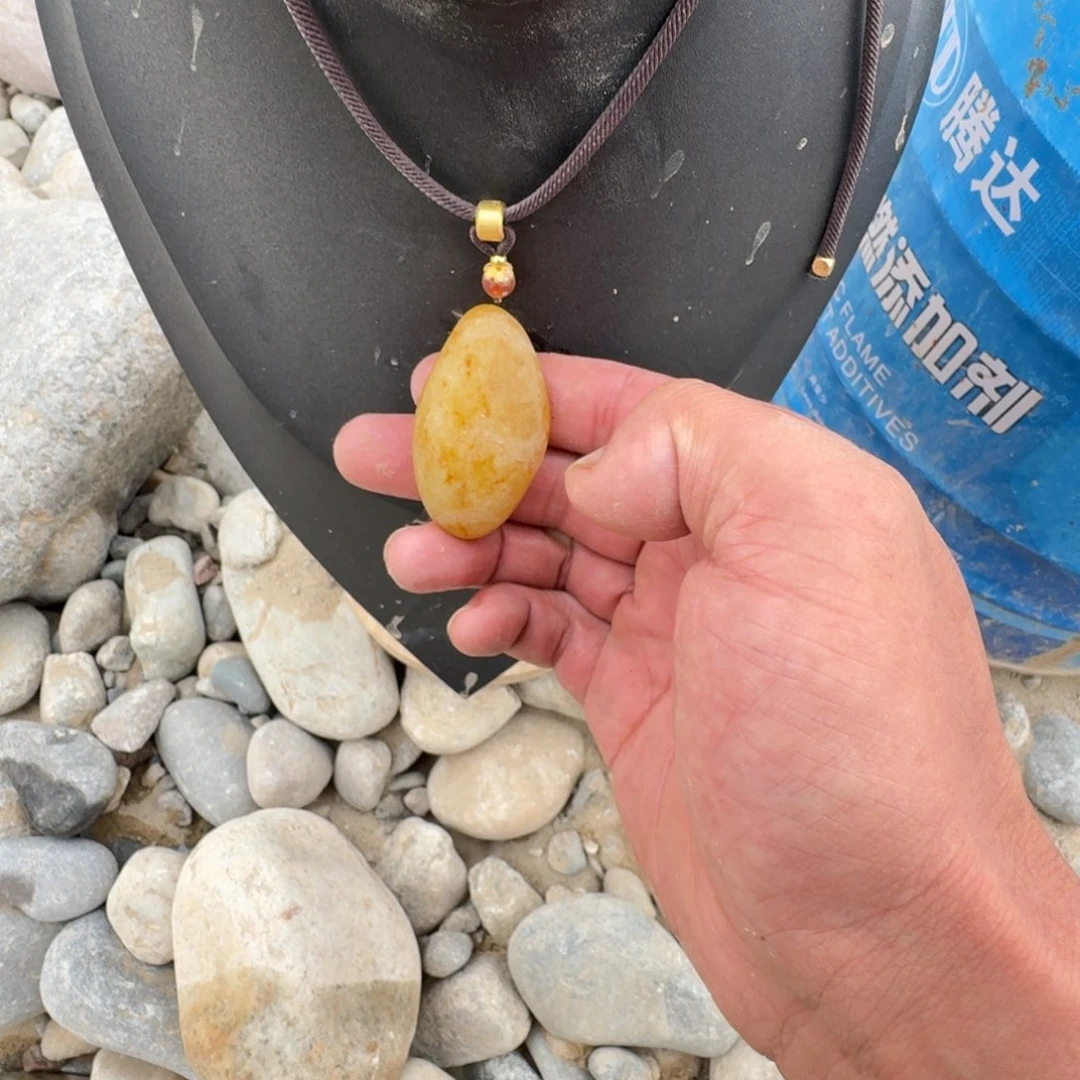 精品无镶嵌小吊坠