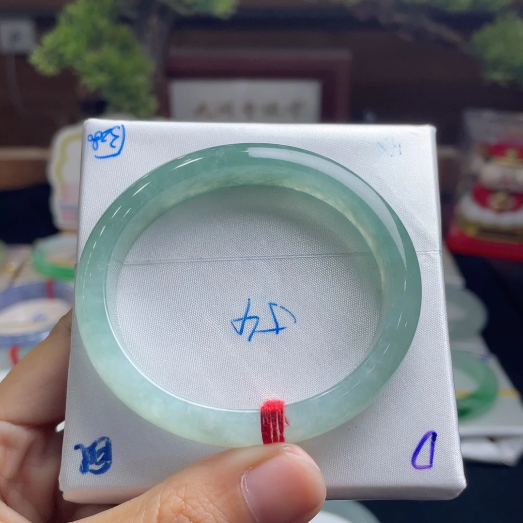 毛***毛翡翠未镶嵌手镯54贵妃 定金