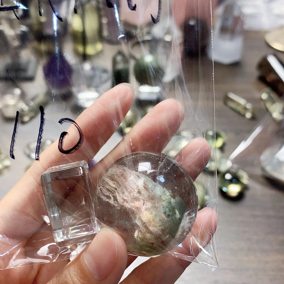 水晶摆件未镶嵌水晶烟***间