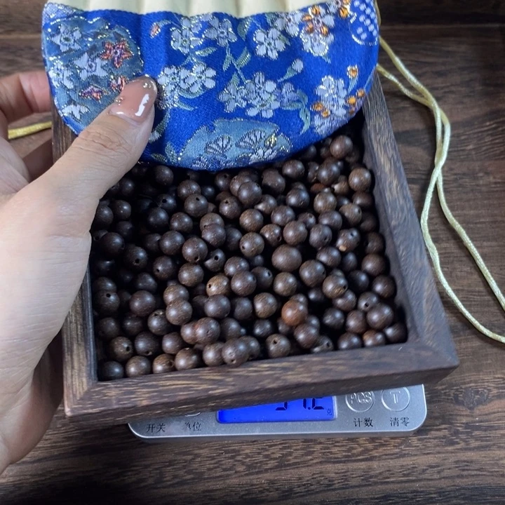 泥塑碧云散0.8瑕疵珠香包约50克