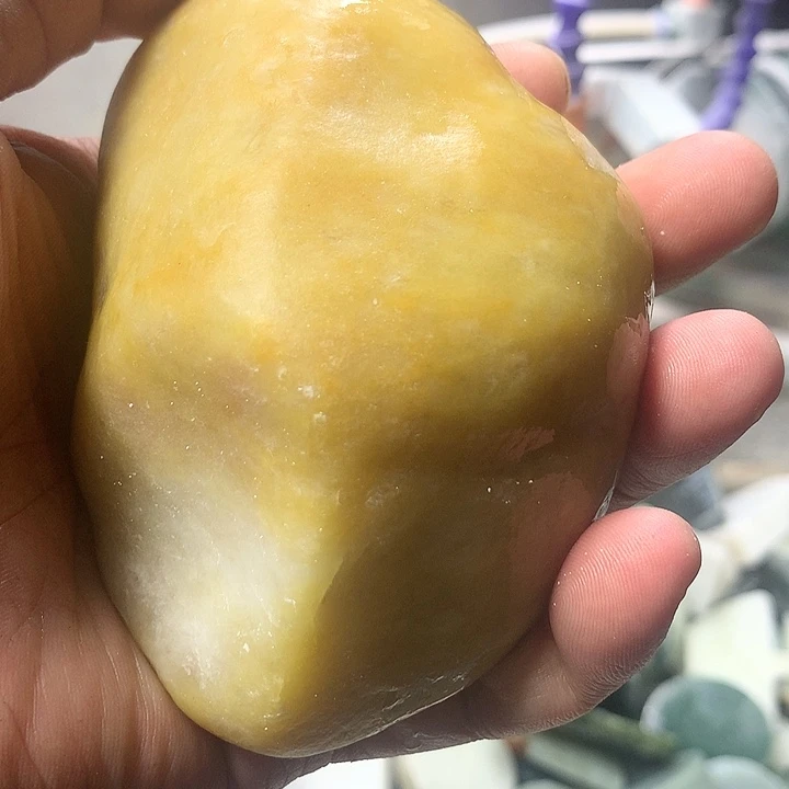 颈饰未镶嵌和田玉（糖玉）