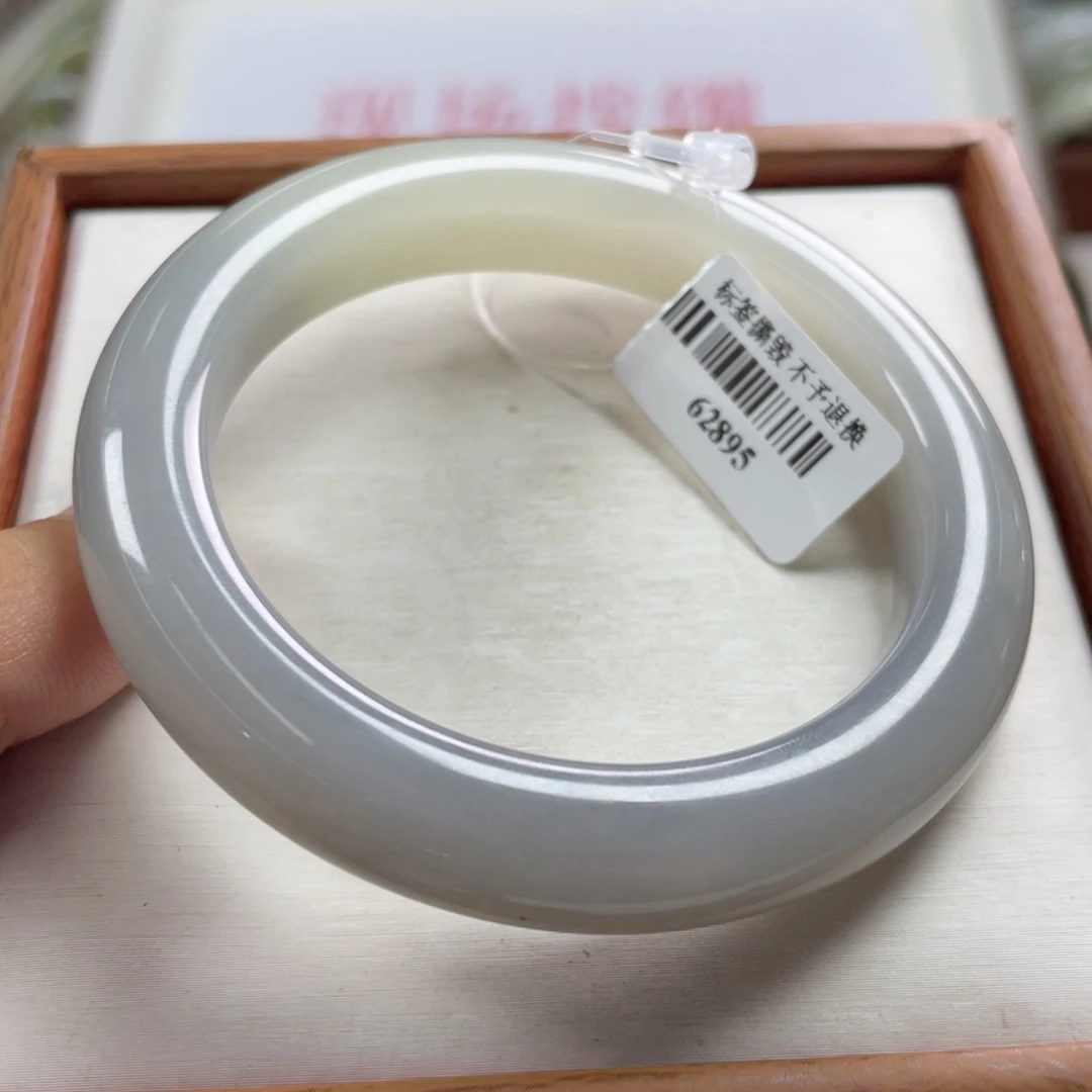 【闪购商品】和田玉手镯未镶嵌55。25