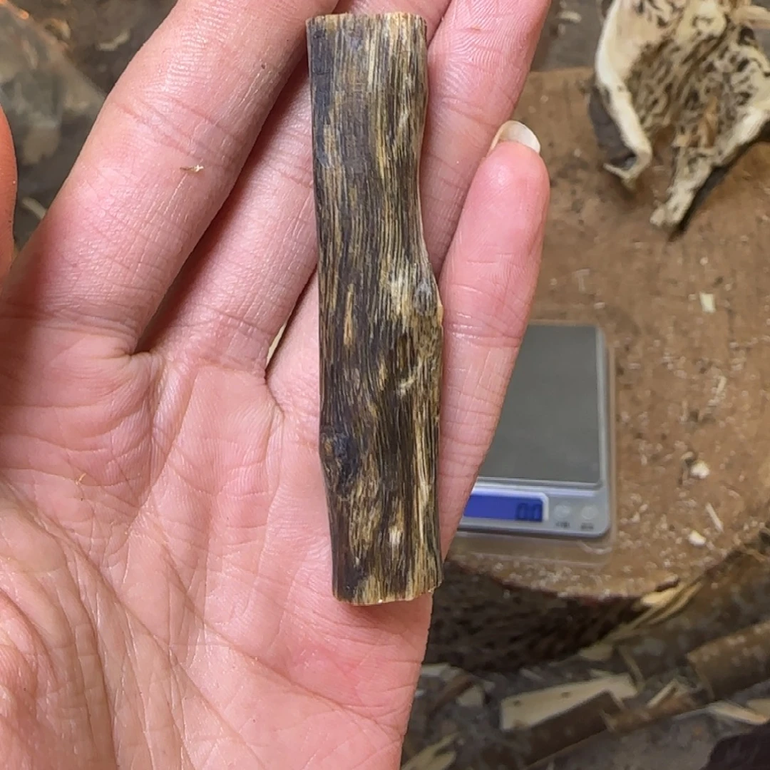 沉香圆柱吊坠发一份