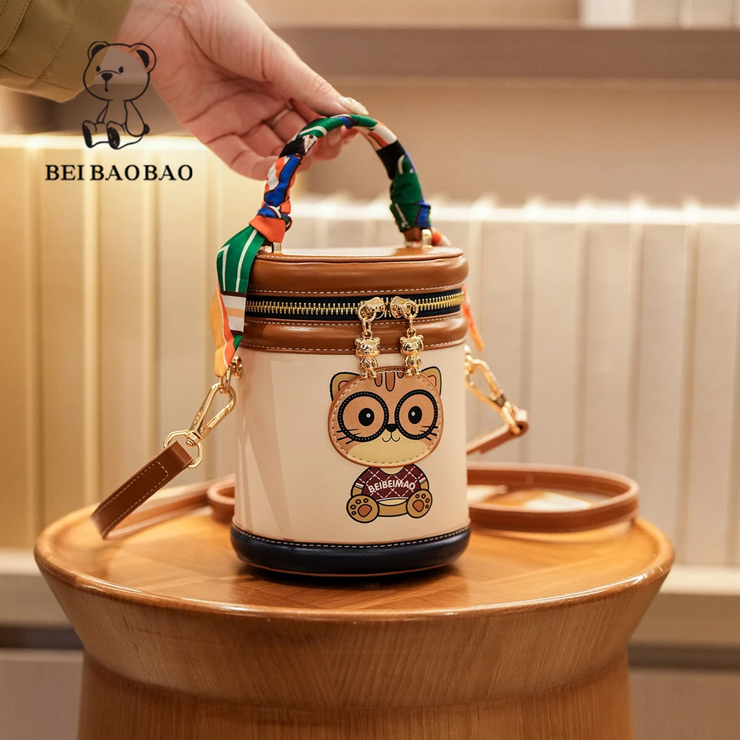 源工厂2025新街潮流圆筒包女式手机包通勤单肩斜挎包包