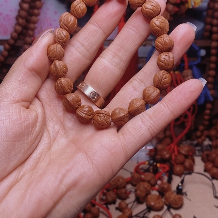 C***O桃核吊坠龙纹桃枭