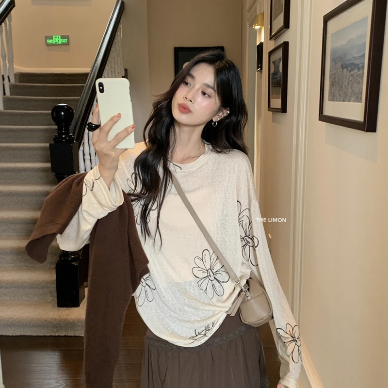 韩系夏季防晒罩衫女早秋薄款正肩印花长袖T恤宽松chic设计感上衣