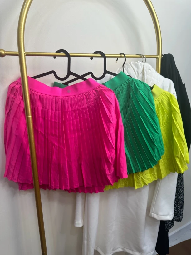 女士网球裙有打底