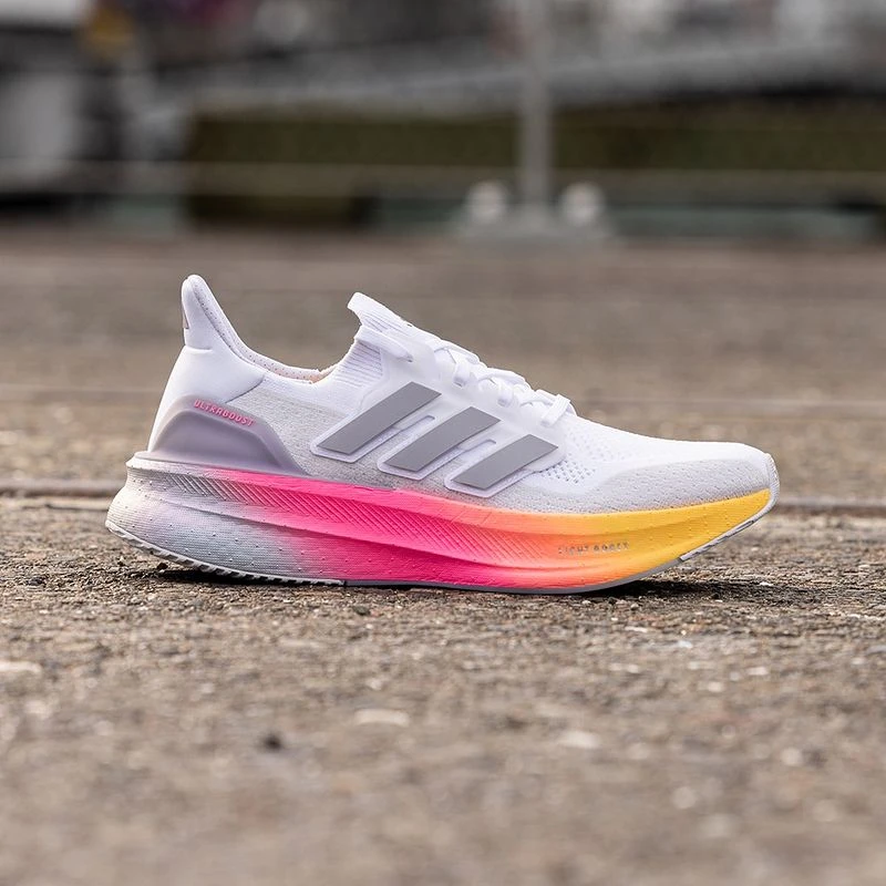 Adidas/阿迪达斯跑步系列ULTRABOOST 5夏季透气男子跑步鞋ID8810