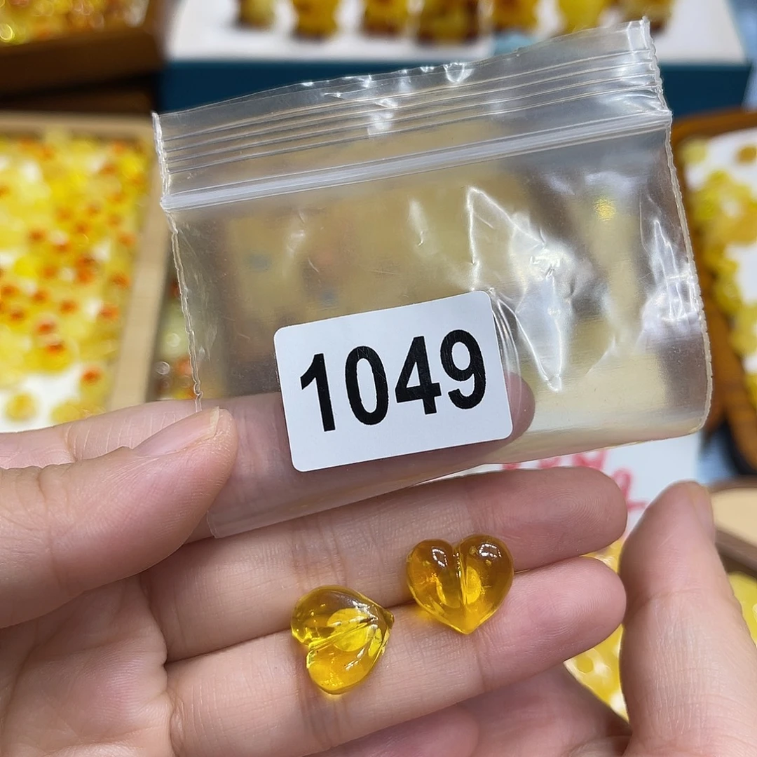 小***子琥珀未镶嵌珠宝奇石