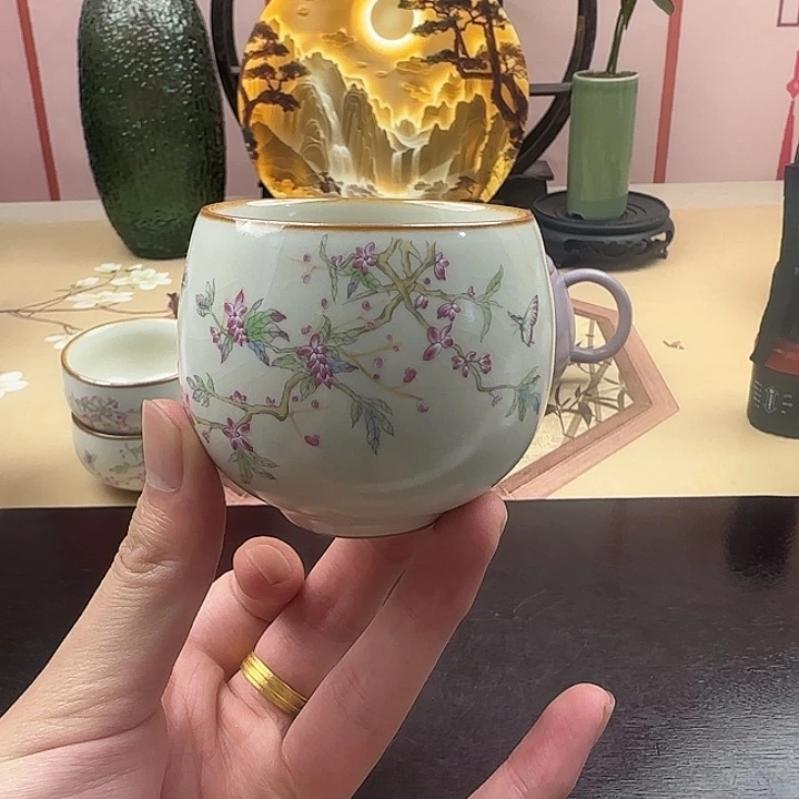 汝窑开片紫藤花龙蛋杯