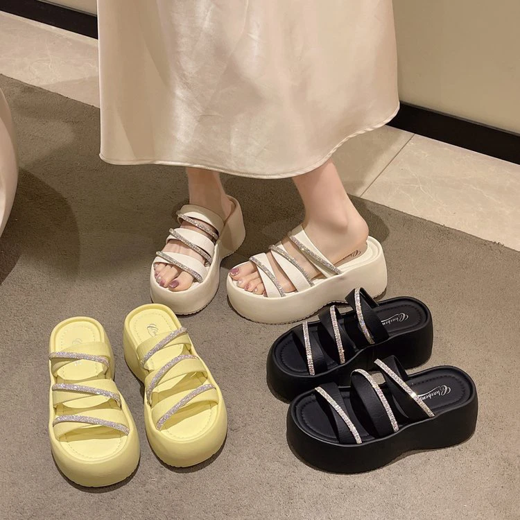 夏季2025新款时尚百搭厚底增高亮钻一字女拖鞋