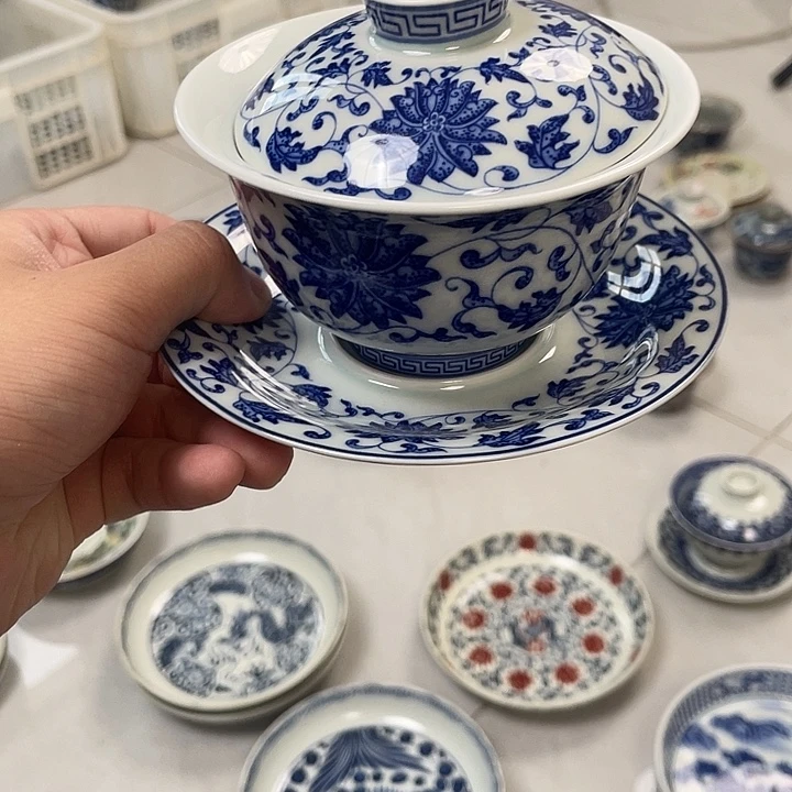 瓷片景德镇青花缠枝莲三才元宝盖碗
