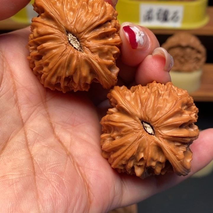 文玩核桃吊坠43全品红皮山地磨