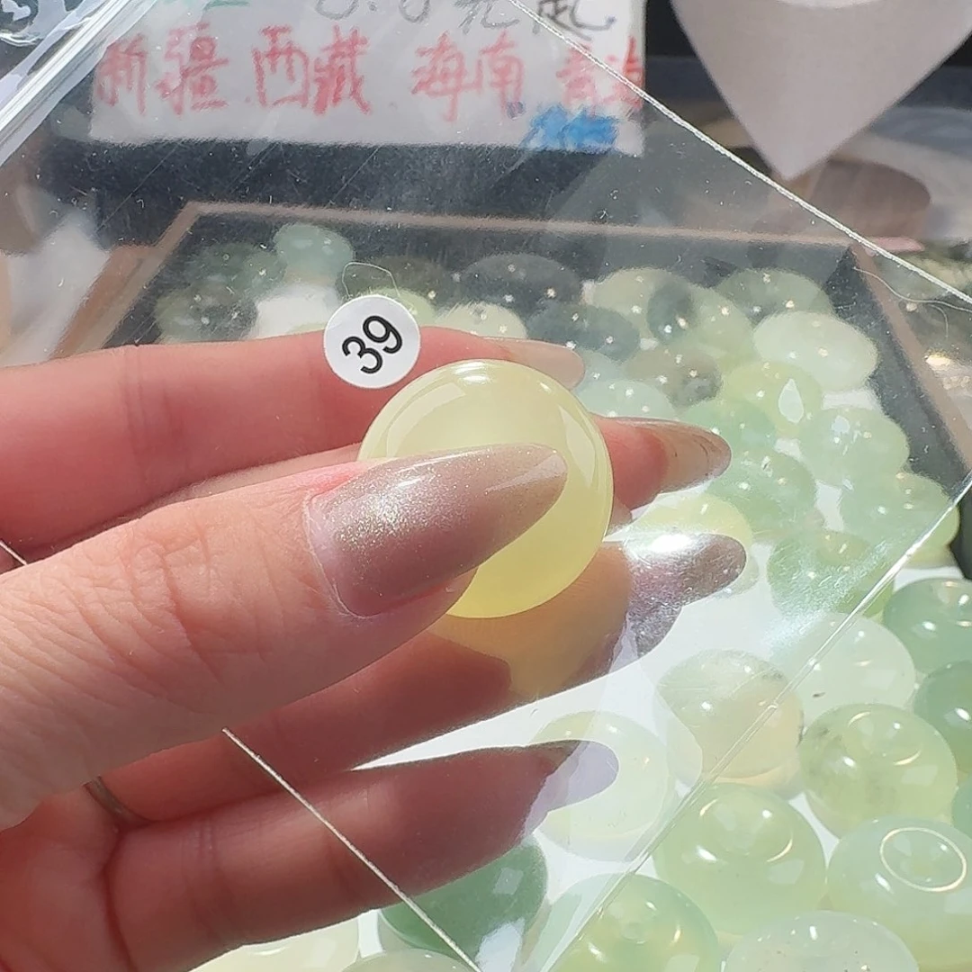 蛇纹石玉颈饰合金精美礼品