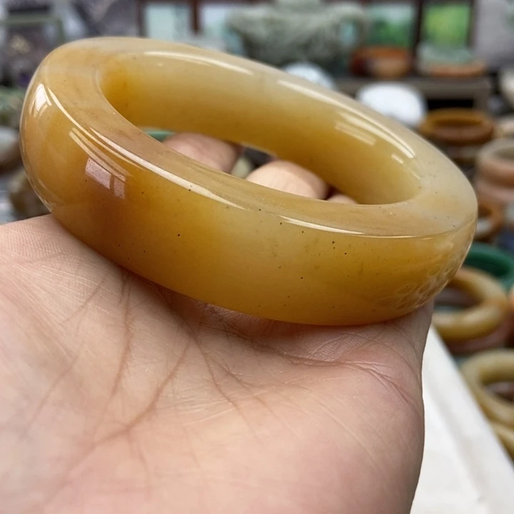 石英质玉手镯未镶嵌凌****۶