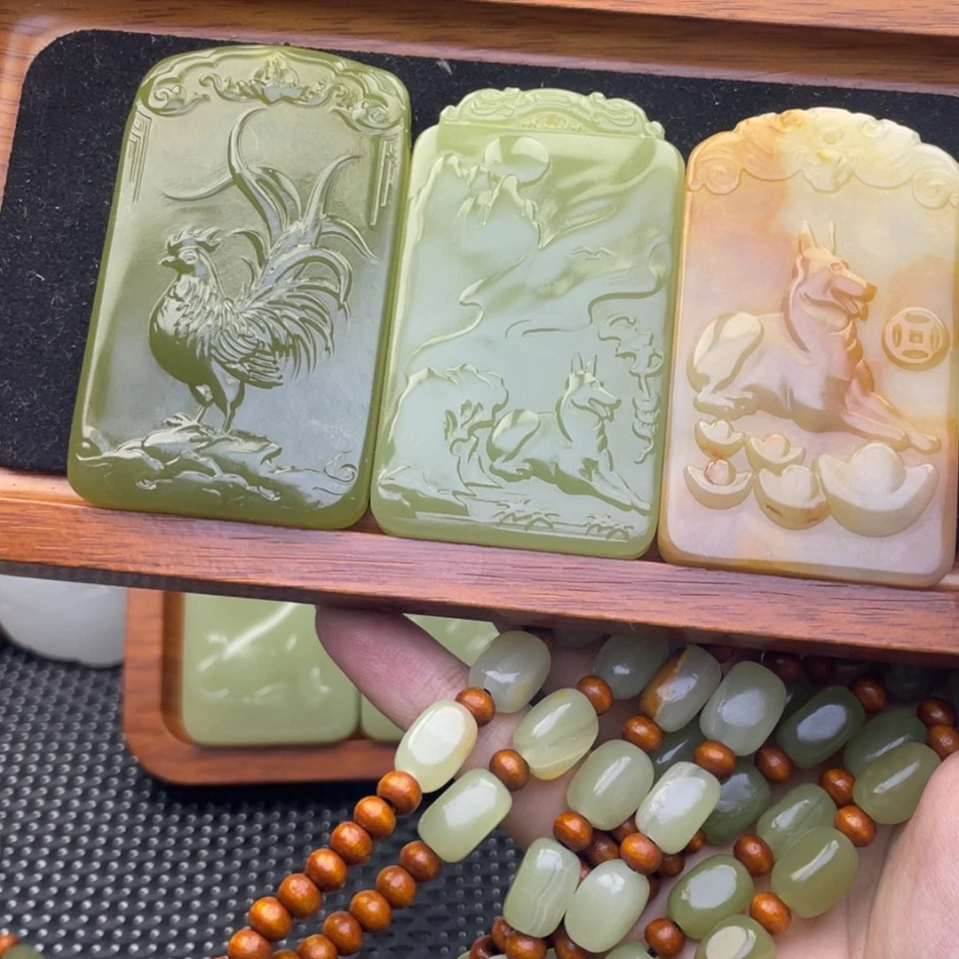 平****福昆仑山料生肖吊坠