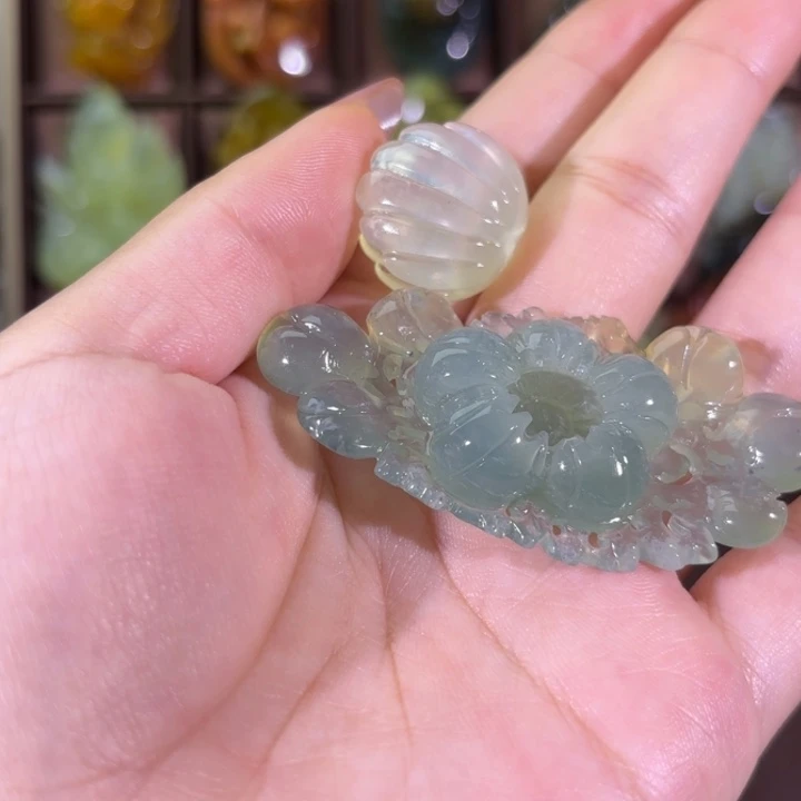 未镶嵌蛇纹石玉颈饰鱼*随机发