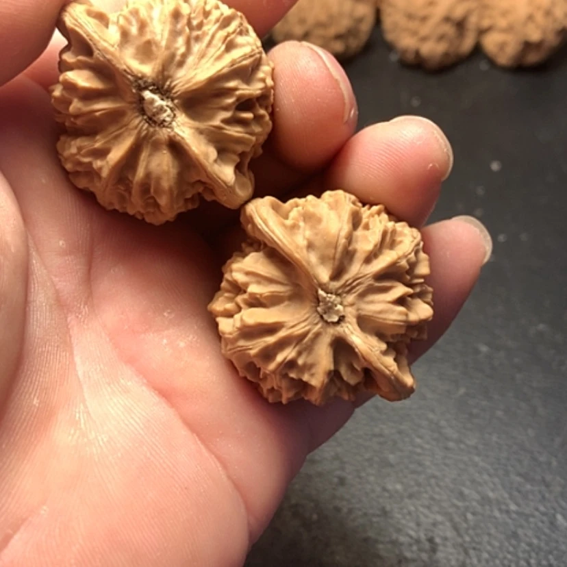 【闪购商品】文玩核桃吊坠梦**川宫灯