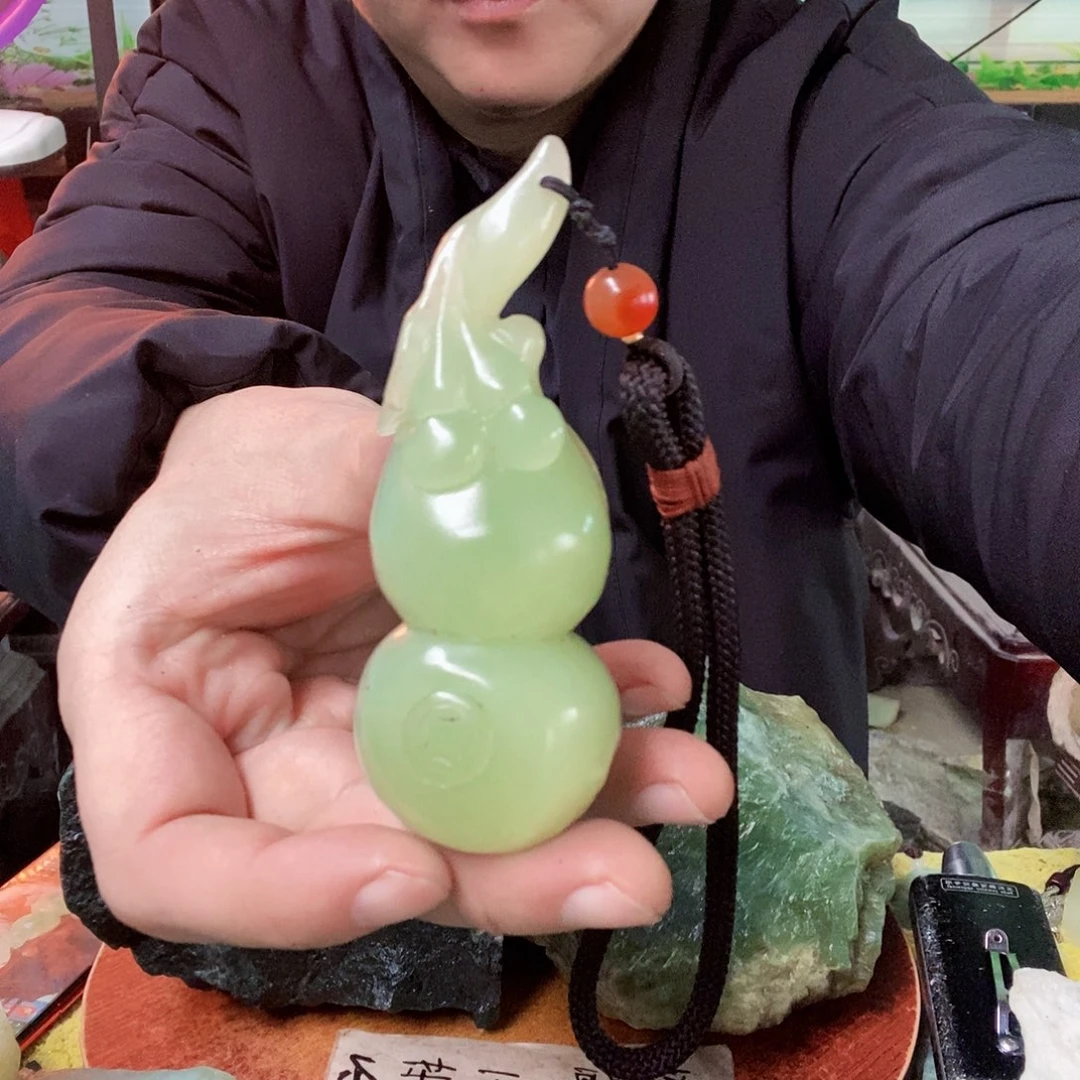 蛇纹石玉未镶嵌珠宝奇石