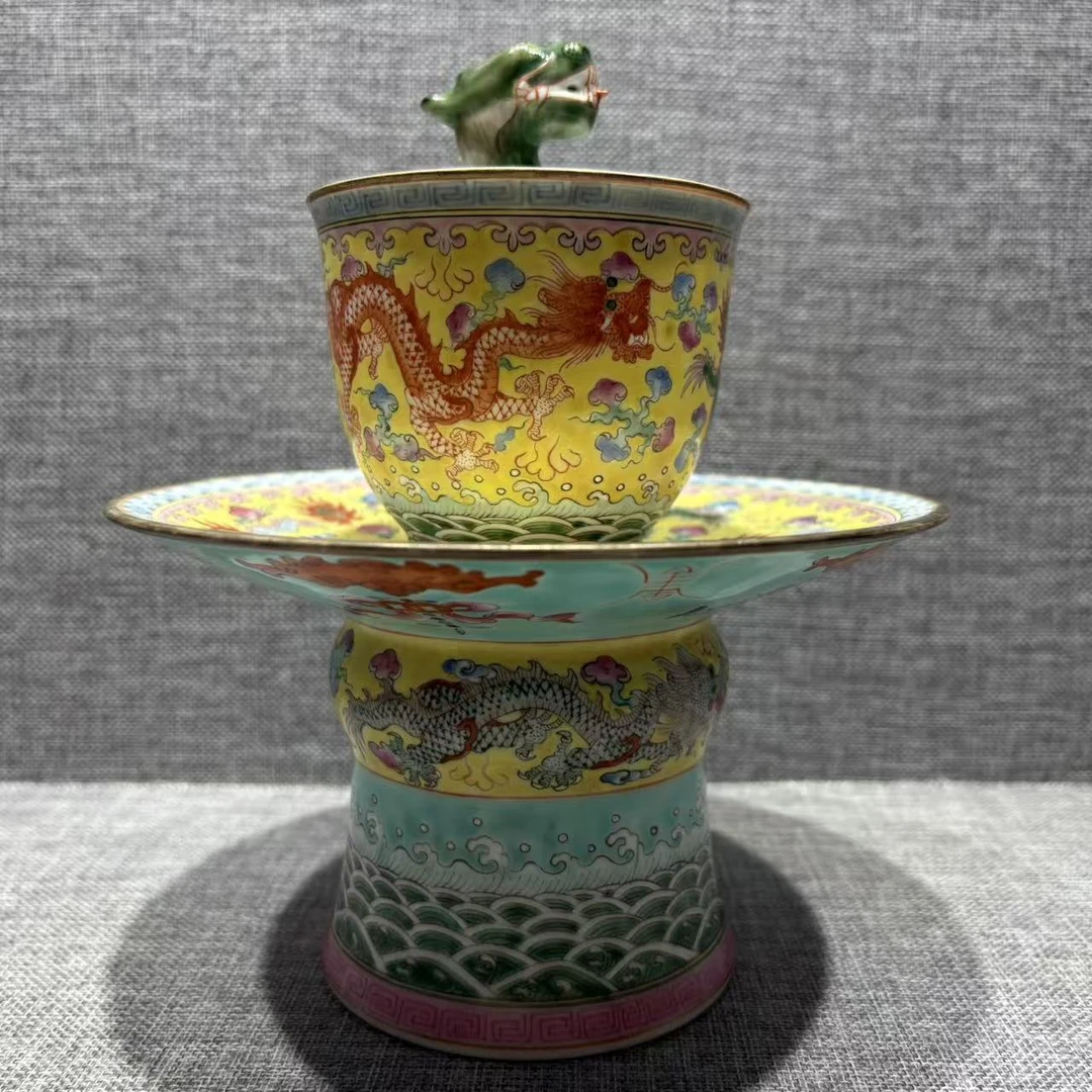 lot8812 567粉彩龙纹公道杯/云南典藏