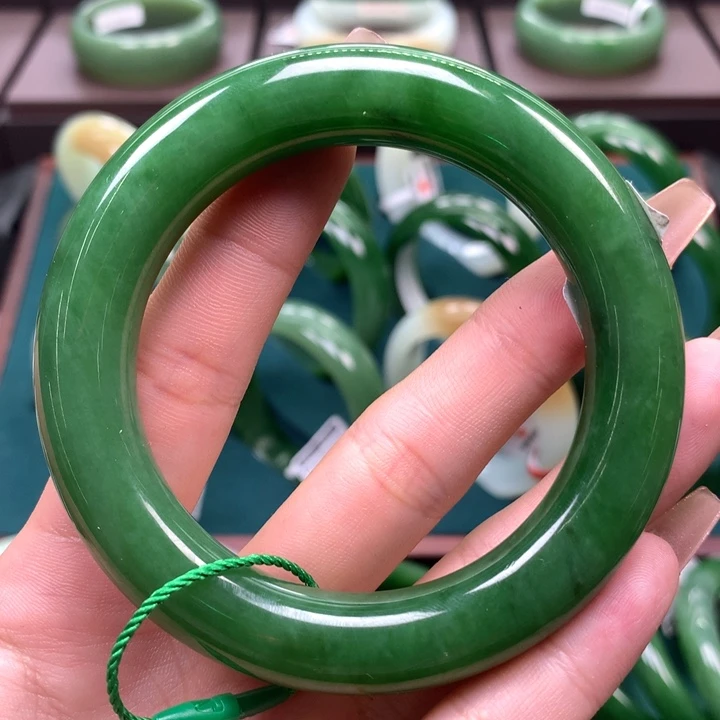 未镶嵌手镯和田玉（碧玉）5556