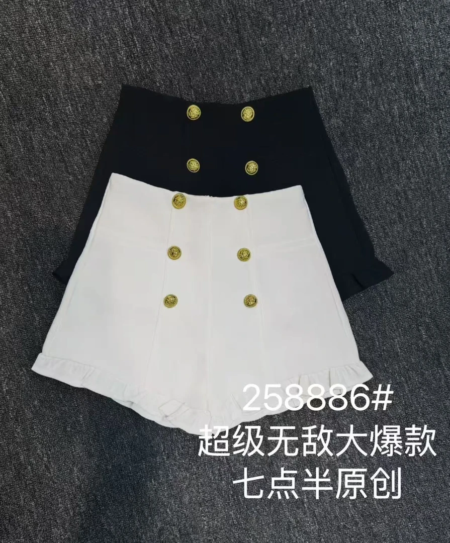 25春夏新款金扣时尚气质修身高腰显瘦a字百搭阔腿短裤8886