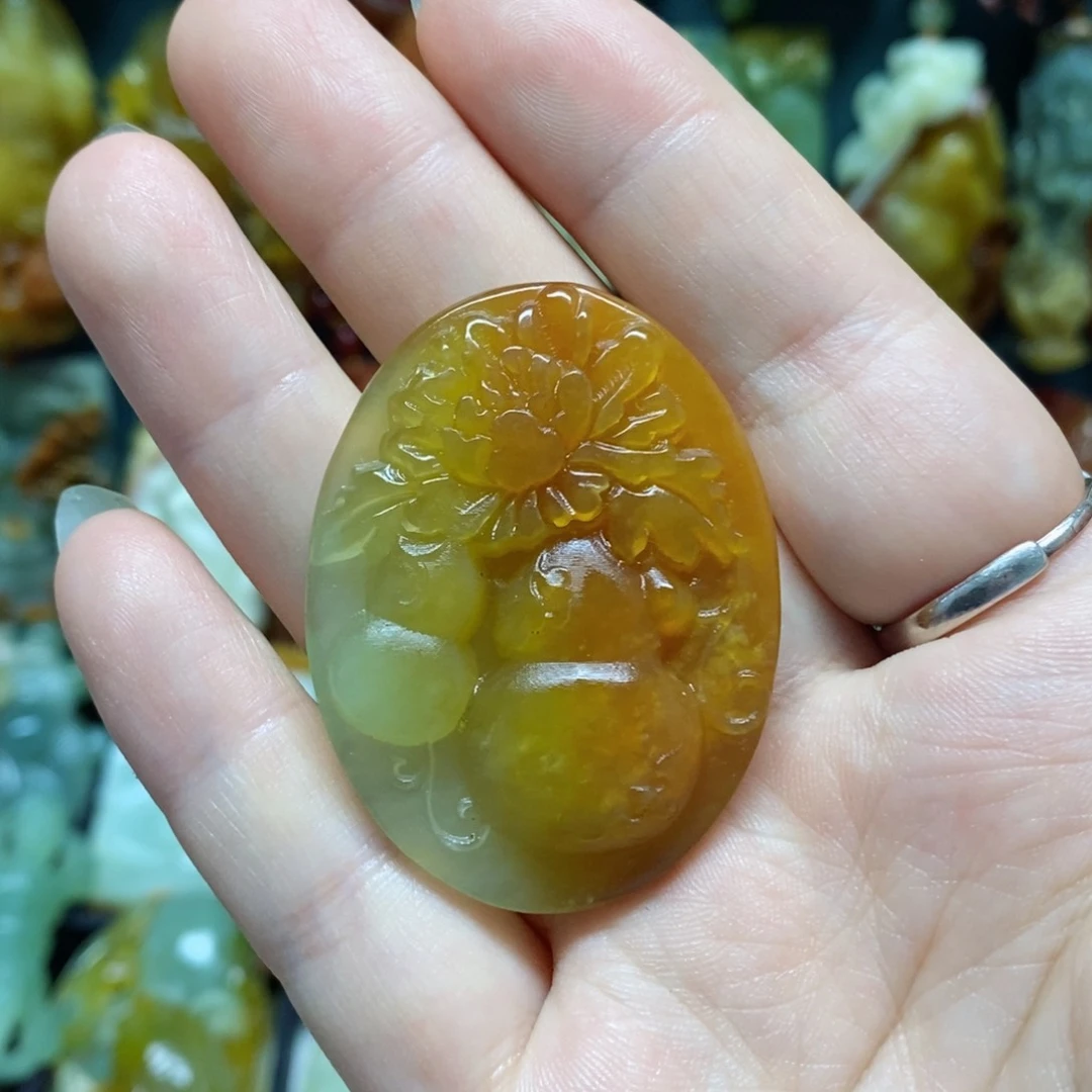 岫玉未镶嵌吊坠(赠链)