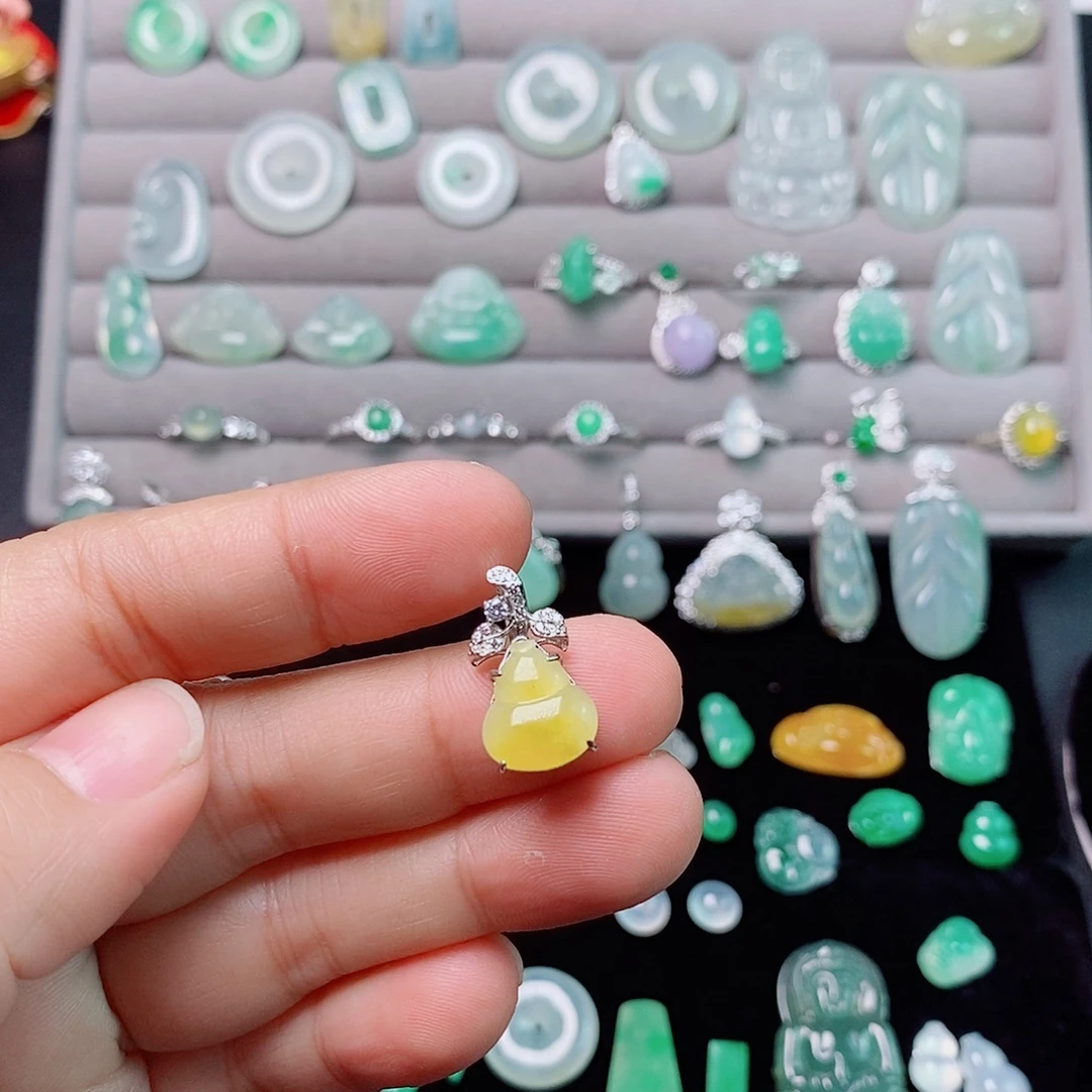 翡翠银S925镶嵌颈饰葫芦