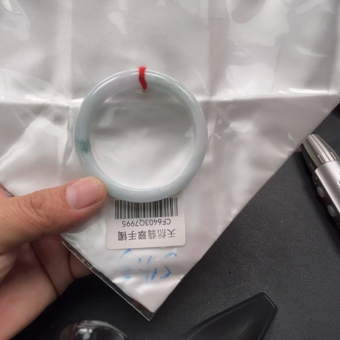 翡翠未镶嵌手镯手镯