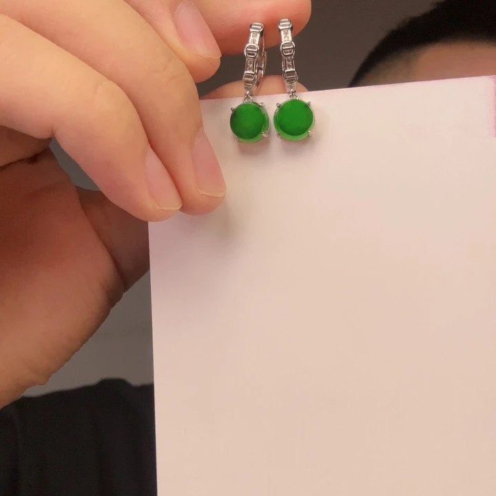 颈饰未镶嵌翡翠一对